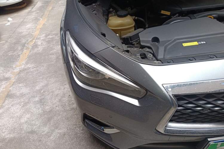 Used Infiniti Q50L 2018 2.0T Enjoyment Version China VI Standard
