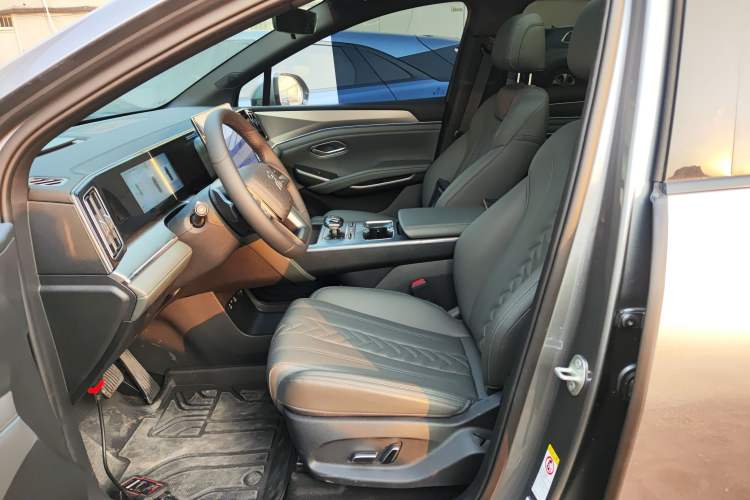 Used BYD Song L DM-i 2025 Intelligent Driving Version 112 km Beyond-Range Type
