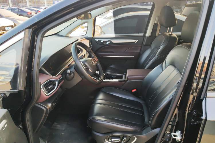 Used GAC Trumpchi M6 2023 PRO 270T DCT Luxury Edition
