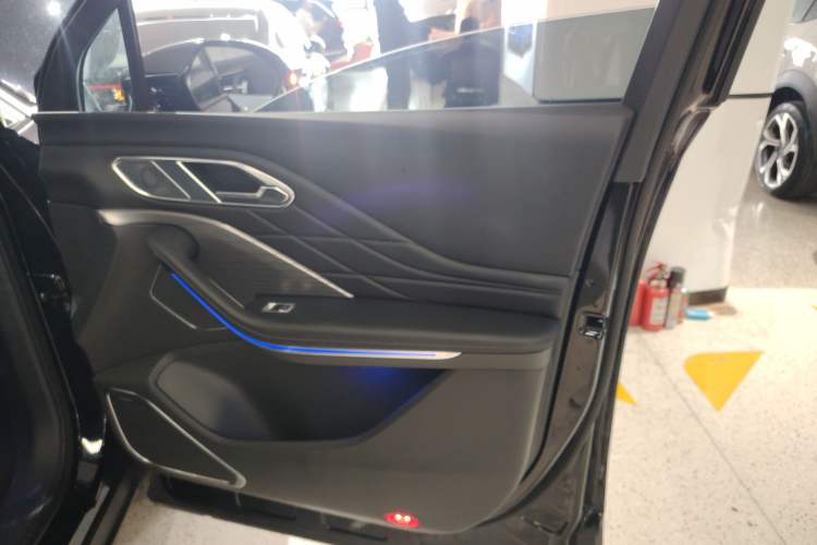 Used Hongqi HS7 PHEV 2024 2.0T PHEV Four-Wheel Drive Flagship Edition 6 Seats
