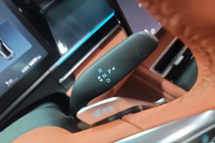 Used BYD Tang L 2025 EV 670KM LiDAR Flagship Version
