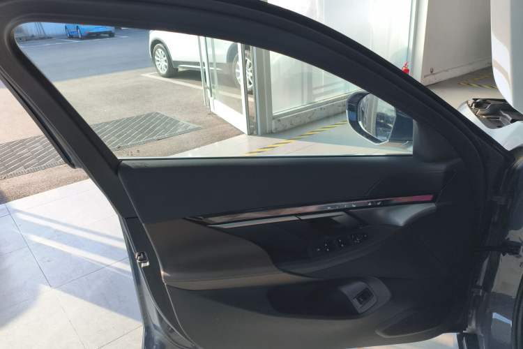 Used BMW i5 2024 eDrive 35L M Sport Package
