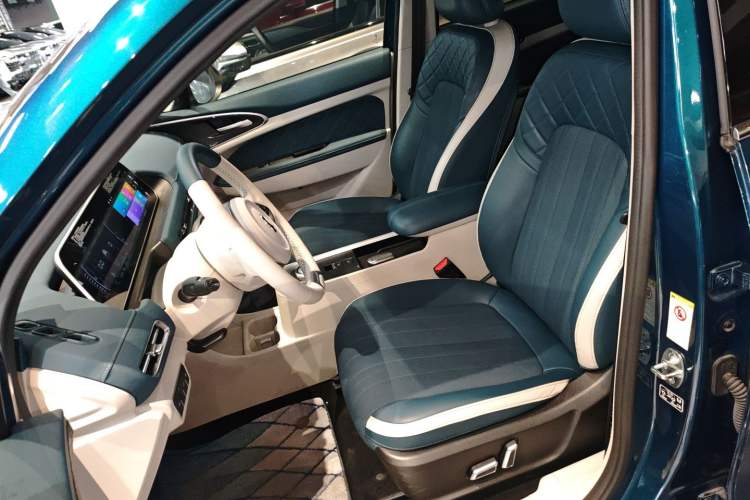 Used ORA Good Cat 2022 Morandi Edition 400km Standard Range Premium Version Lithium Iron Phosphate