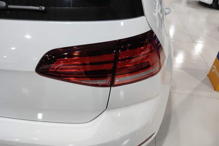 Used Volkswagen Golf 2018 230TSI Automatic Comfort Model
