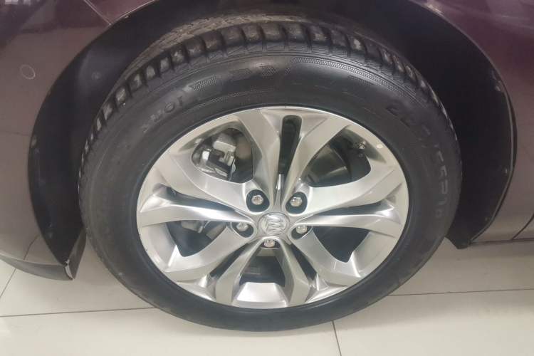 Used Buick GL8 2017 28T Avenir Avia National Emission Standard V
