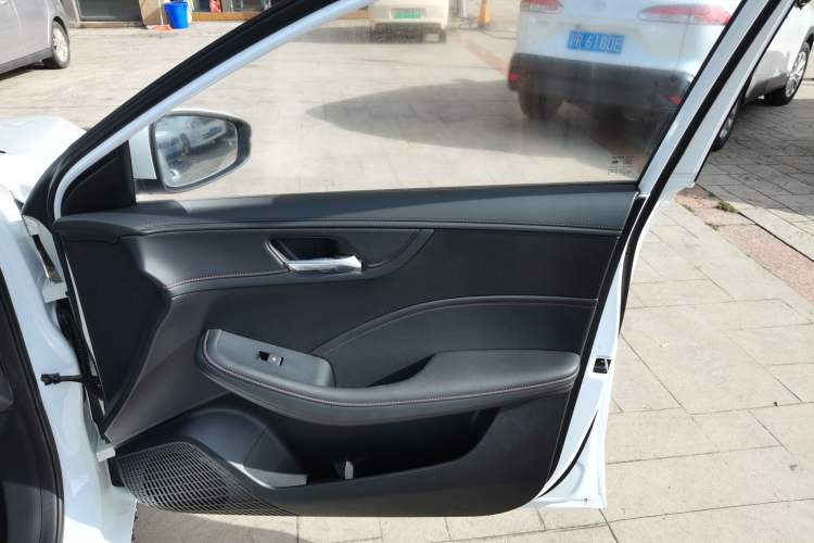 Used Roewe i5 2023 1.5L CVT Luxury Edition
