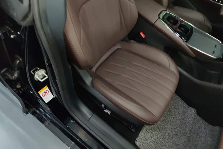 Used  A07 2025 Blue Whale Pure Electric 710 Flagship Model
