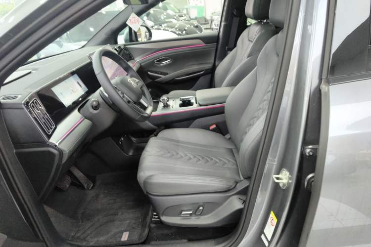 Used BYD Song L DM-i 2025 Intelligent Driving Version 160 km Beyond-Range Type
