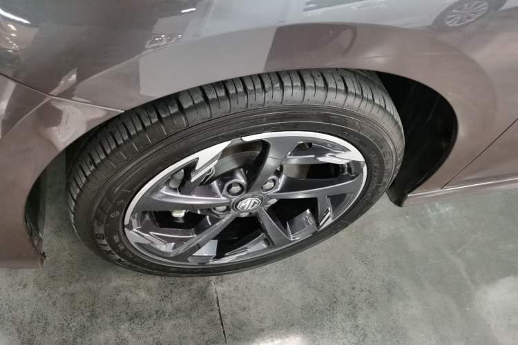 Used MG 5 2022 300TGI DCT Chao Yue Luxury Edition
