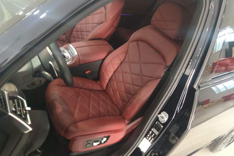 Used BMW X5 2023 xDrive 40Li M Sport Night Edition Package