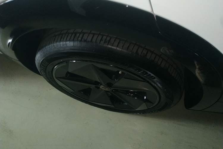 Used Volkswagen ID.UNYX 2024 Pro Long-Range Version
