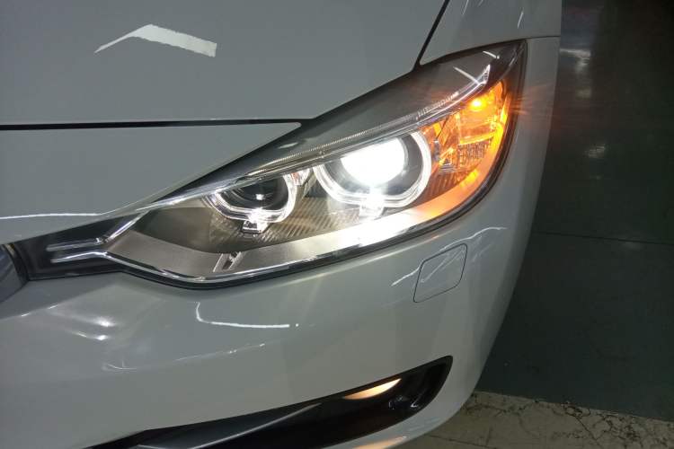 Used BMW 3 Series 2014 320i Sport Design Package
