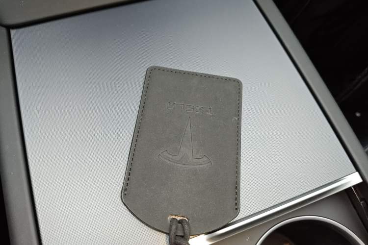 Used Tesla Model Y 2025 Rear-Wheel-Drive Version
