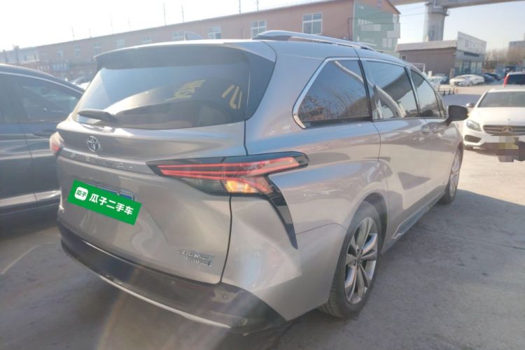 Used Toyota Sienna 2021 2.5L Hybrid Platinum Edition