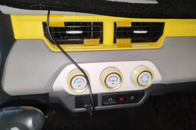 Used Chery QQ Ice Cream 2022 120km Conical Shape Lithium Iron Phosphate
