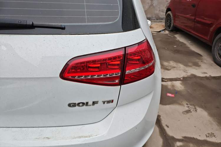 Used Volkswagen Golf 2016 230TSI Automatic Comfort Version
