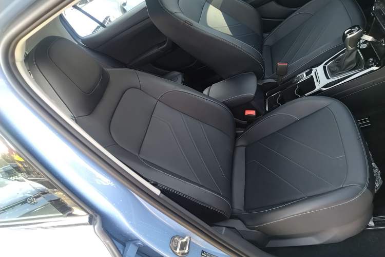 Used Volkswagen Tharu 2025 NewRui 300TSI Prestige Edition
