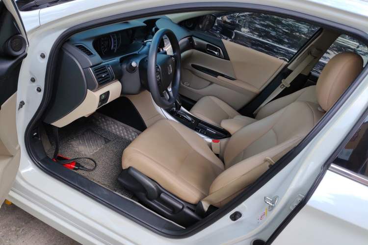 Used Honda Accord 2015 2.0L LX Comfort Edition
