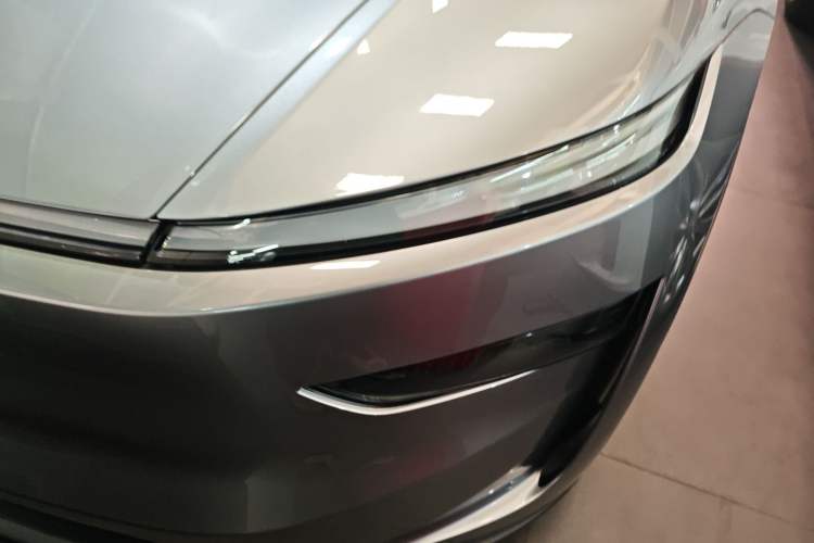 Used Tesla Model Y 2025 Rear-Wheel-Drive Version