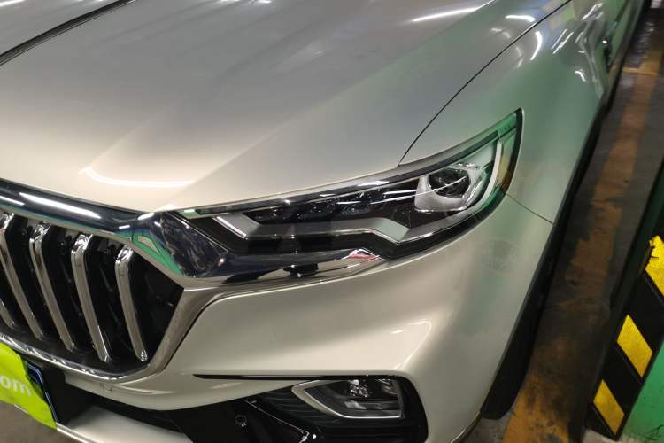 Used Hongqi HS5 2022 Facelifted Version 2.0T Smart Connect Flagship All-Wheel-Drive Edition
