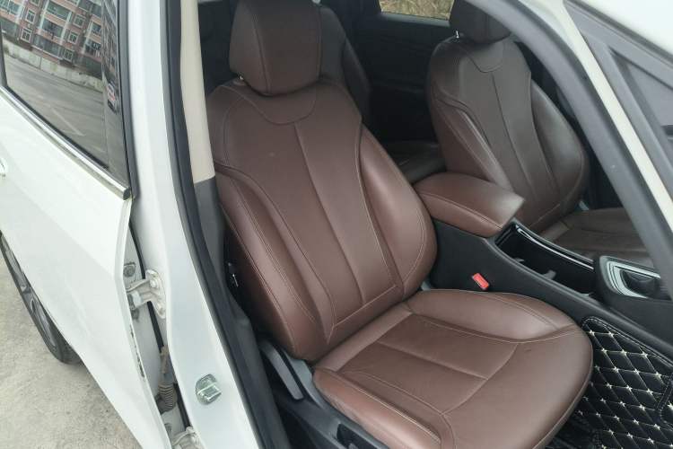 Used Buick GL6 2018 18T 6-Seater Prestige Model
