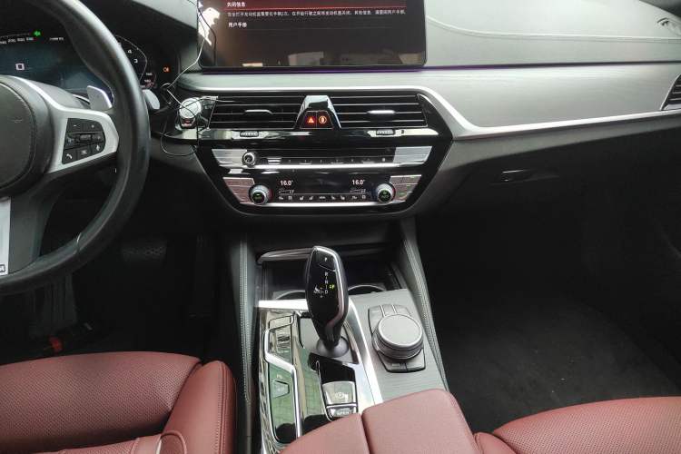 Used BMW 5 Series 2022 Second Facelift 530Li Luxury Version M Sport Package
