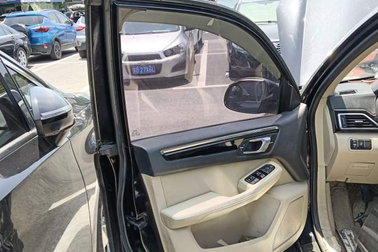 Used Zotye Domy X5 2017 Upgraded Model 1.5T Manual Luxury Version
