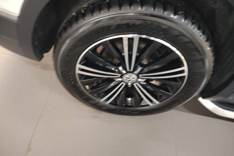 Used Volkswagen Tiguan L 2020 330TSI Automatic Two-Wheel Drive Panoramic Comfort Edition China VI Standard