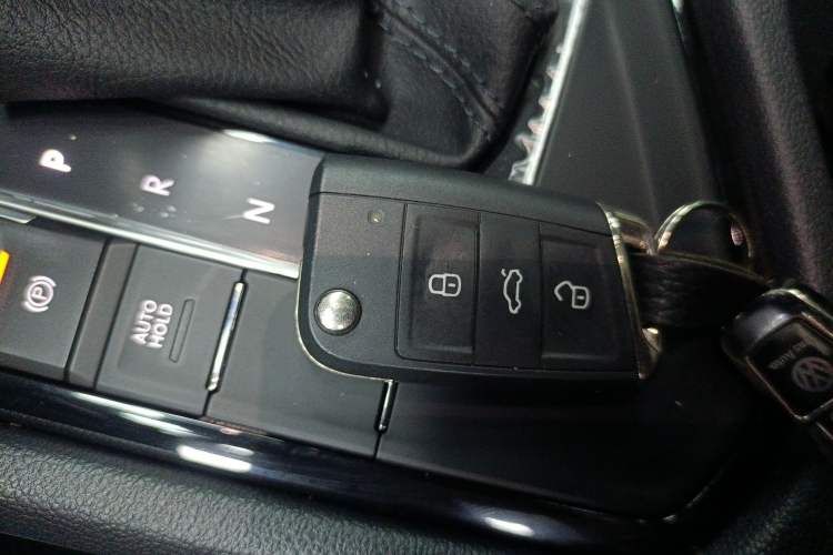 Used Volkswagen Tiguan L 2023 330TSI Automatic Two-Wheel Drive R-Line Enjoyment Edition
