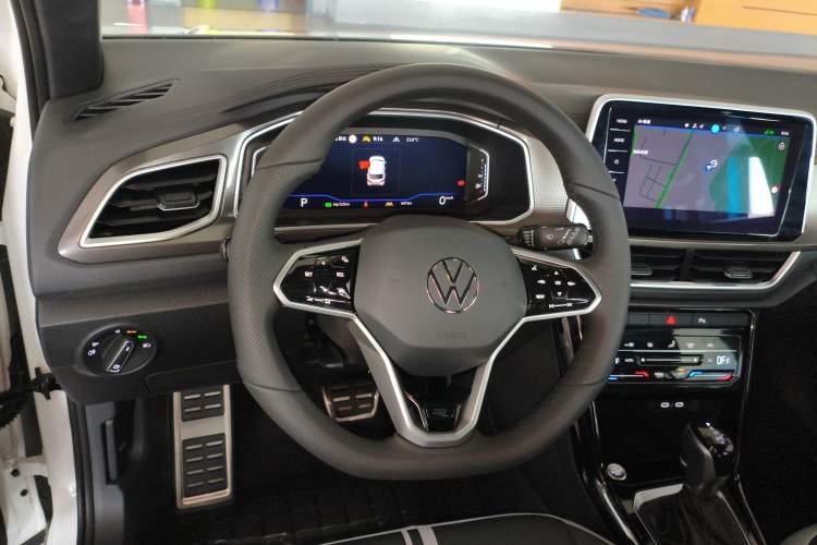 Used Volkswagen T-ROC 2025 300TSI DSG Two-Wheel Drive Chen Guang Edition
