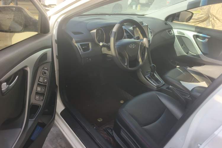 Used Hyundai Elantra 2015 1.6L Automatic Leading Model
