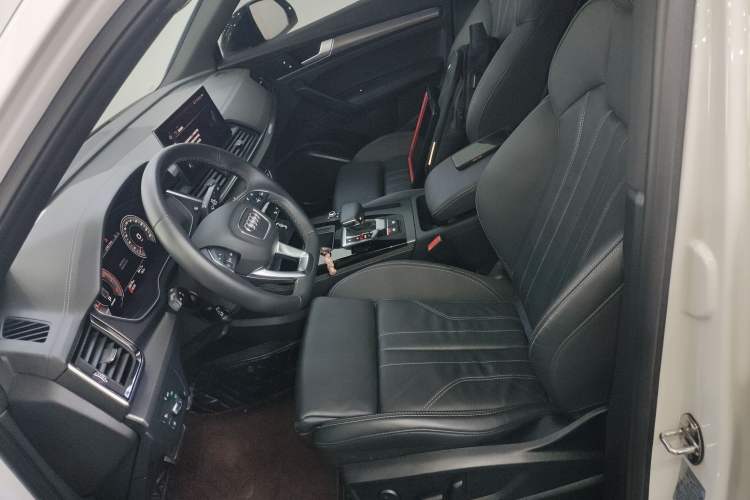 Used Audi Q5L 2023 40T Luxury Dynamic Model
