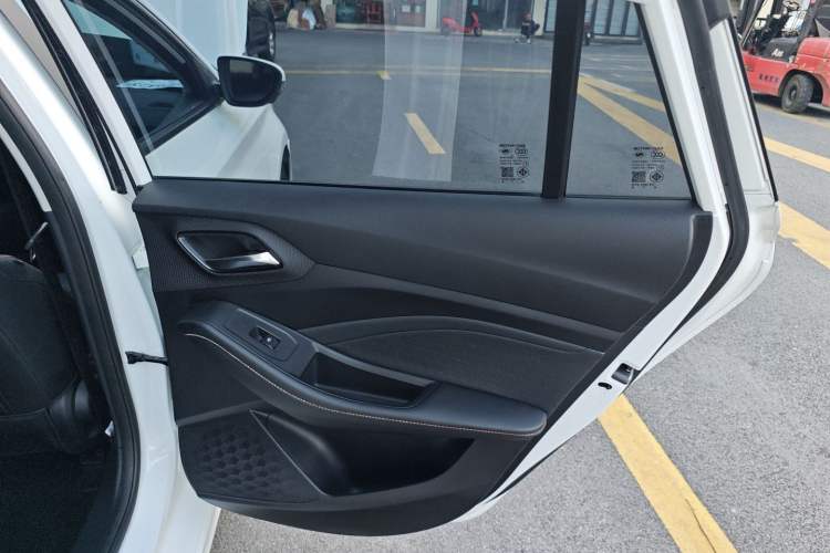 Used MG 5 2021 180 DVVT CVT Youth Luxury Edition
