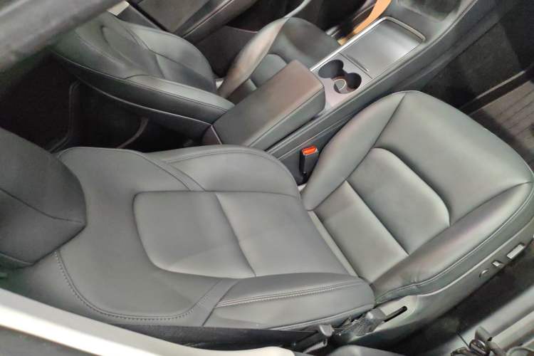 Used Tesla Model Y 2021 Long-Range All-Wheel-Drive Version
