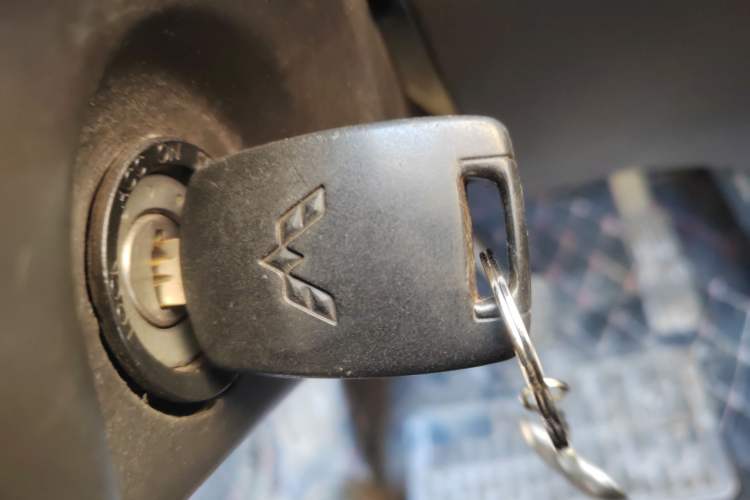 Used Wuling Rongguang 2014 1.5L S Base Version
