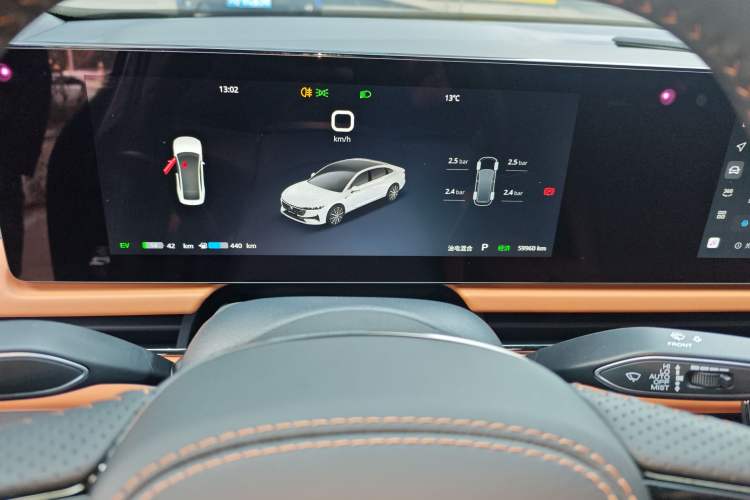 Used VOYAH PASSION 2024 PHEV Four-Wheel Drive Ultra-Long Range Flagship Model
