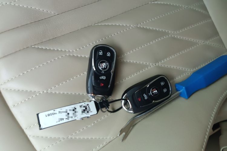 Used Buick GL8 2023 Facelifted Land Cruiser Executive Luxury Version
