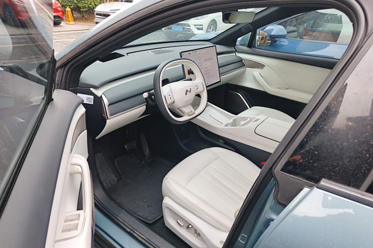 Used ONVO L60 2024 60 kWh Rear-Drive Version