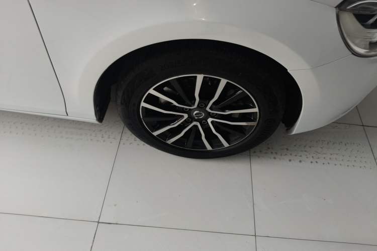 Used Volvo V40 2017 T3 Zhiyi Edition
