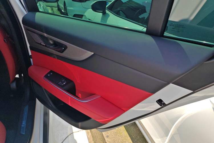 Used Jaguar XEL 2024 2.0T 250 PS R-DYNAMIC S Advanced Sport Edition
