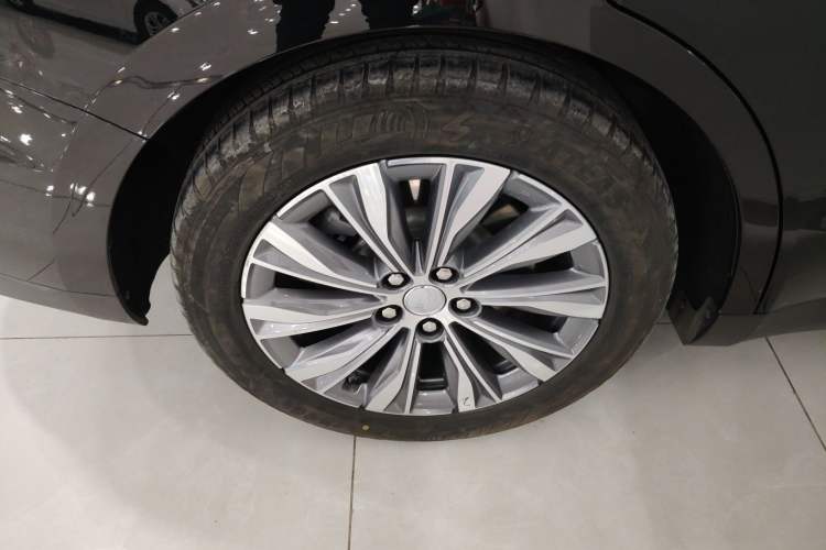 Used Hongqi E-QM5 2023 620km PLUS
