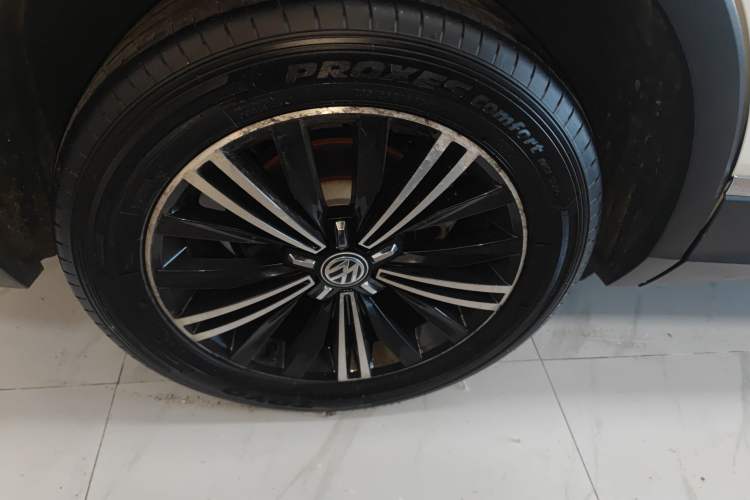 Used Volkswagen Tiguan L 2019 330TSI Automatic Two-Wheel Drive Panoramic Comfort Edition China VI Standard
