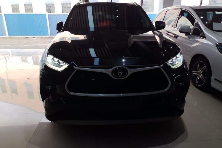 Used Toyota Highlander 2022 Dual-Engine 2.5L Four-Wheel Drive Prestige Version 7 Seats

