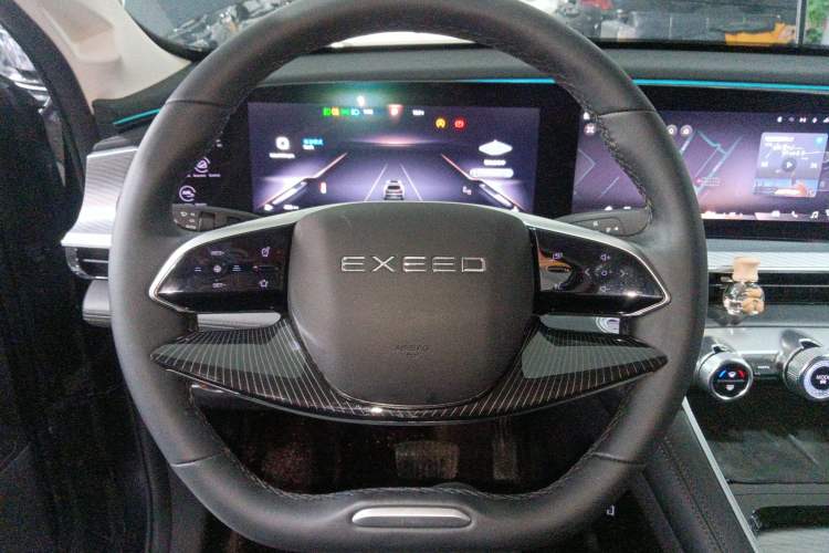 Used  Lingyun 2024 300T Two-Wheel Drive Starlight Edition
