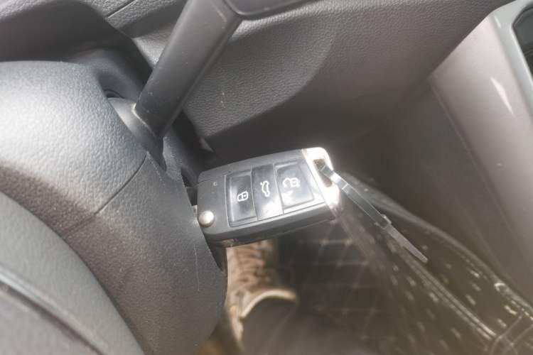 Used Volkswagen T-ROC 2019 230TSI DSG Two-Wheel-Drive Advanced Version China VI Standard
