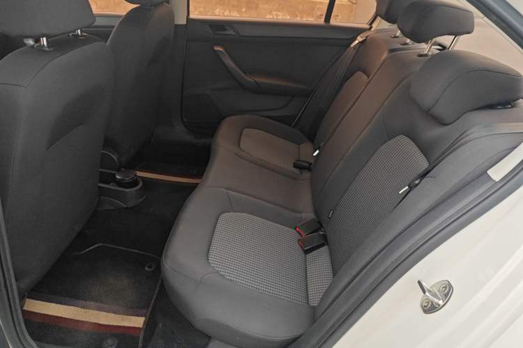 Used Volkswagen Santana 2016 1.6L Manual Fashion Edition