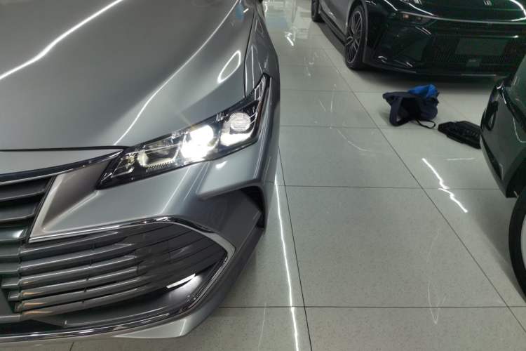 Used Toyota Avalon 2019 Dual-Engine 2.5L Luxury Edition China VI Standard
