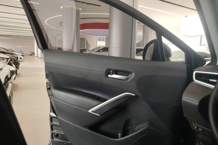 Used Toyota FRONTLANDER 2024 2.0L CVT Luxury Edition
