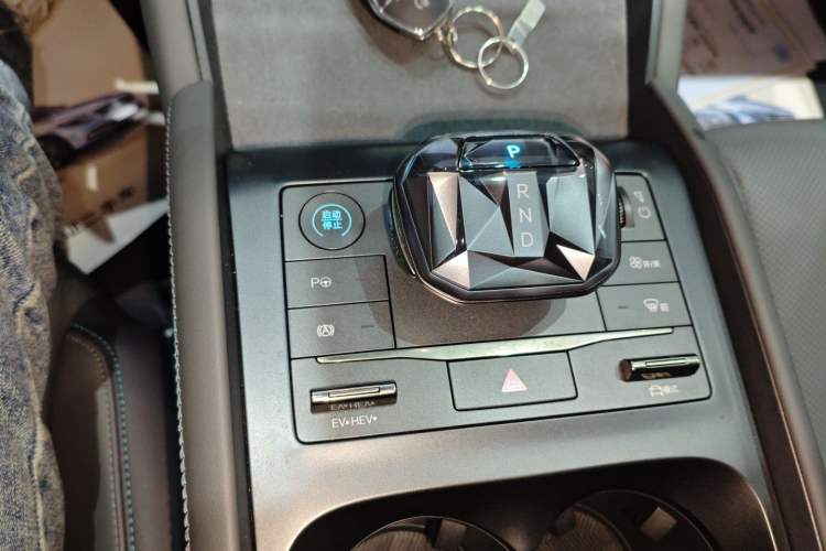 Used BYD Qin L 2025 DM-i Smart Drive 120KM Superior Model
