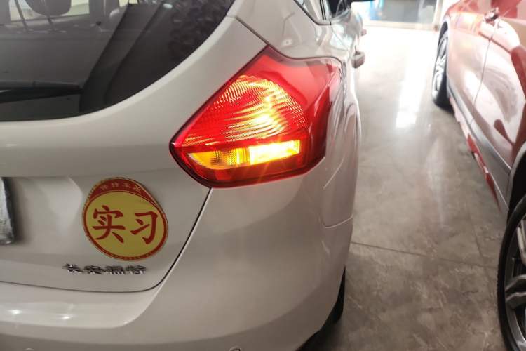 Used Ford Focus 2017 Hatchback 1.6L Automatic Fashion Edition Smart Drive Version